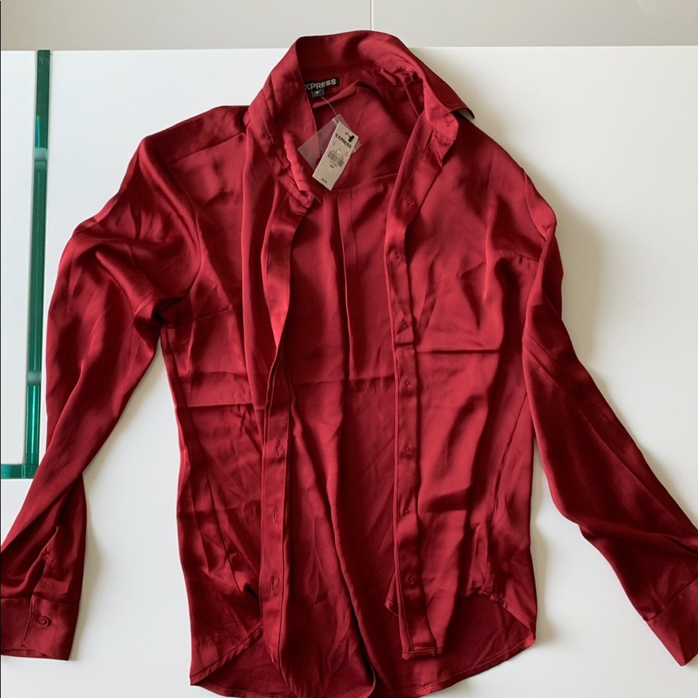 Red express silk button up